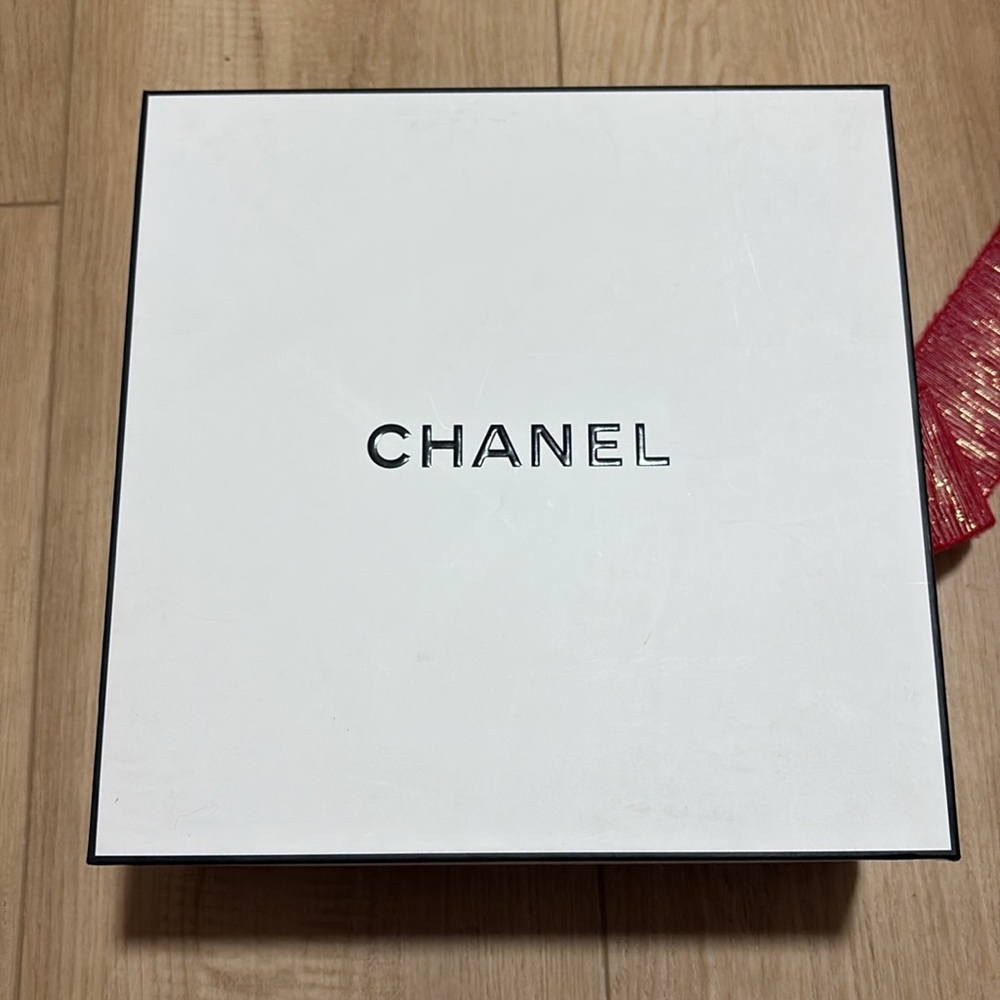 Chanel Gift Box with Holiday Ribbon - Picture 2 of 9